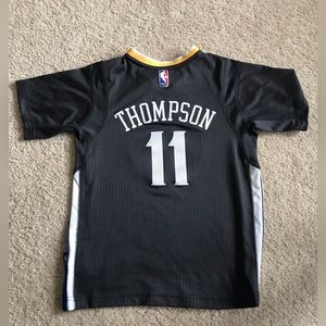 Klay Thompson Gray shirt sleeved Warriors jersey
